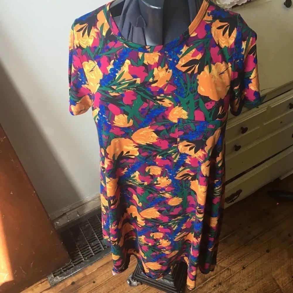 Lularoe yellow flower hi low Carly swing dress